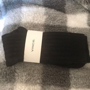 Vince Cashmere Socks. Style #M60016919 black